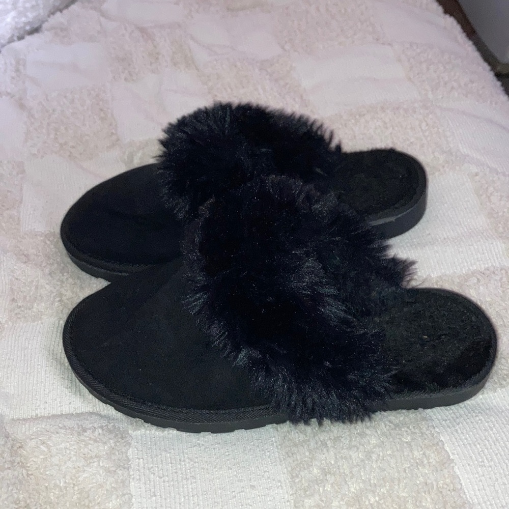 Bamboo Women's Black Fur Slide Slippers size 8
